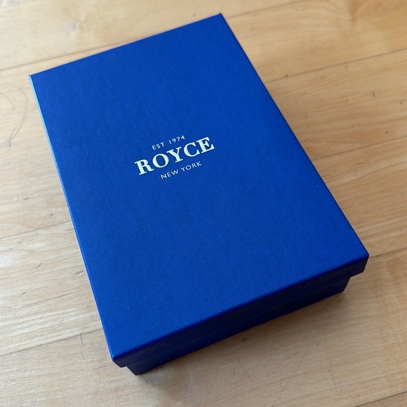 Royce compact tan leather pouch cosmetic makeup bag - Picture 9 of 9